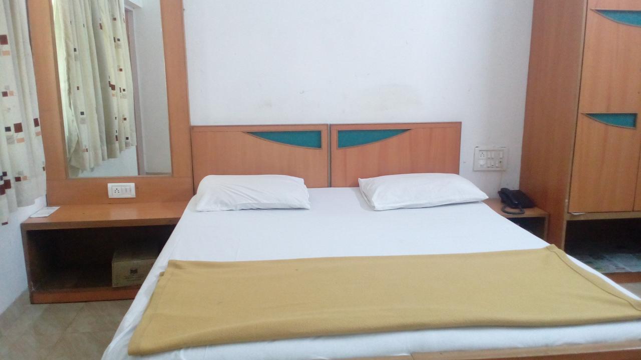 Hotel Rajdhani Lonavala Extérieur photo
