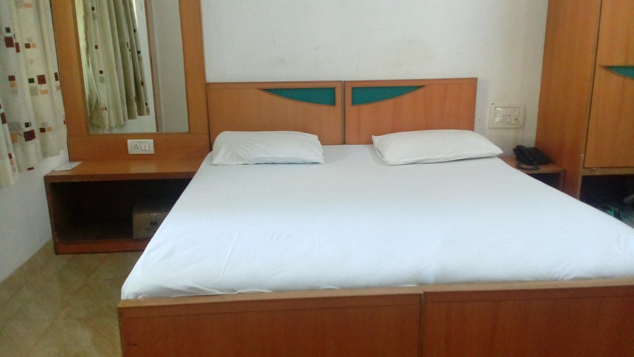 Hotel Rajdhani Lonavala Extérieur photo