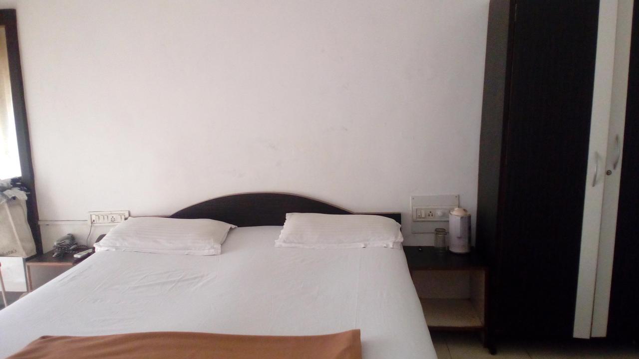 Hotel Rajdhani Lonavala Extérieur photo